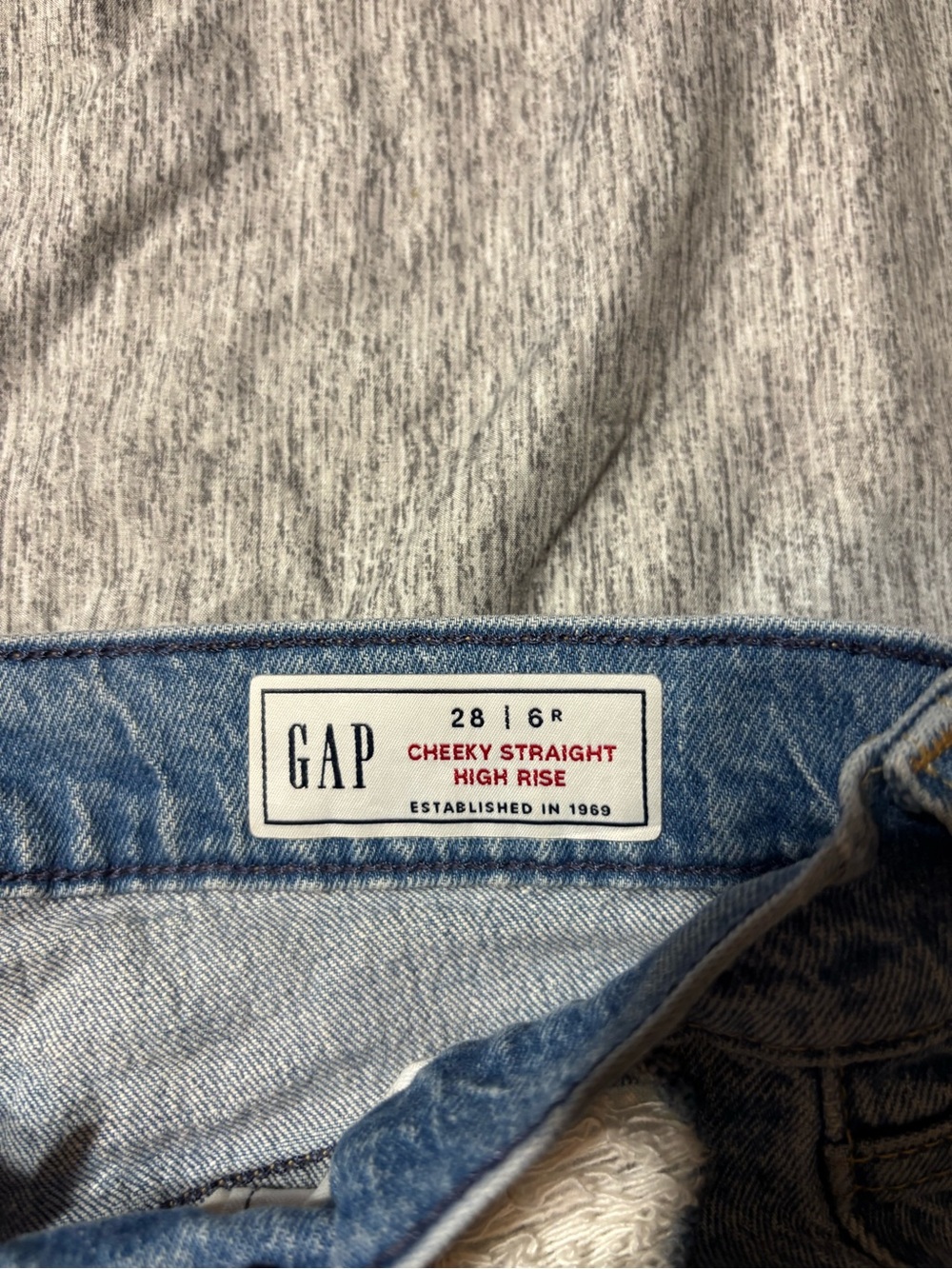 GAP Light Blue Distressed Cheeky Straight Hi Rise Jeans - Picture 3 of 3